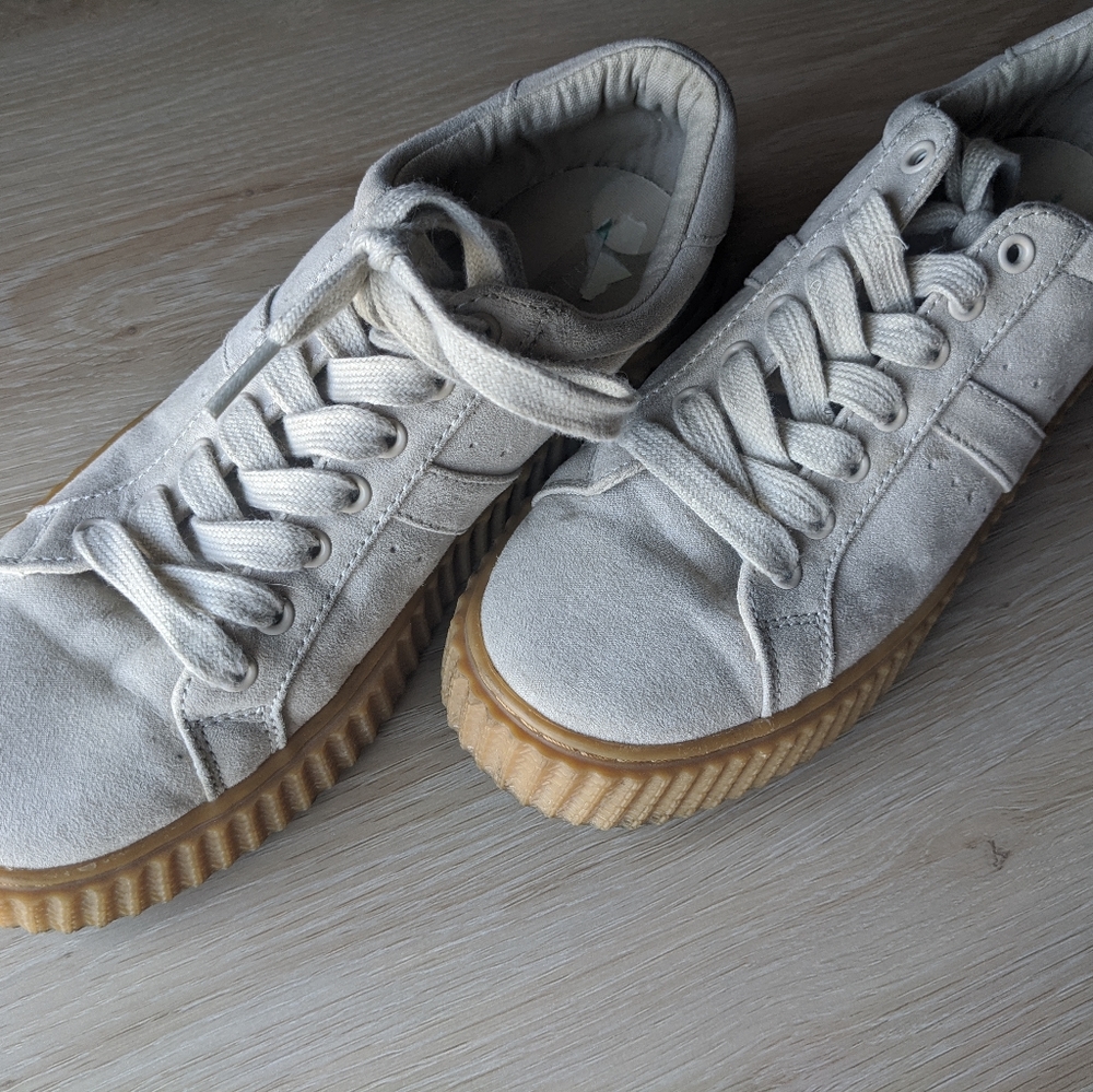 Tan creepers